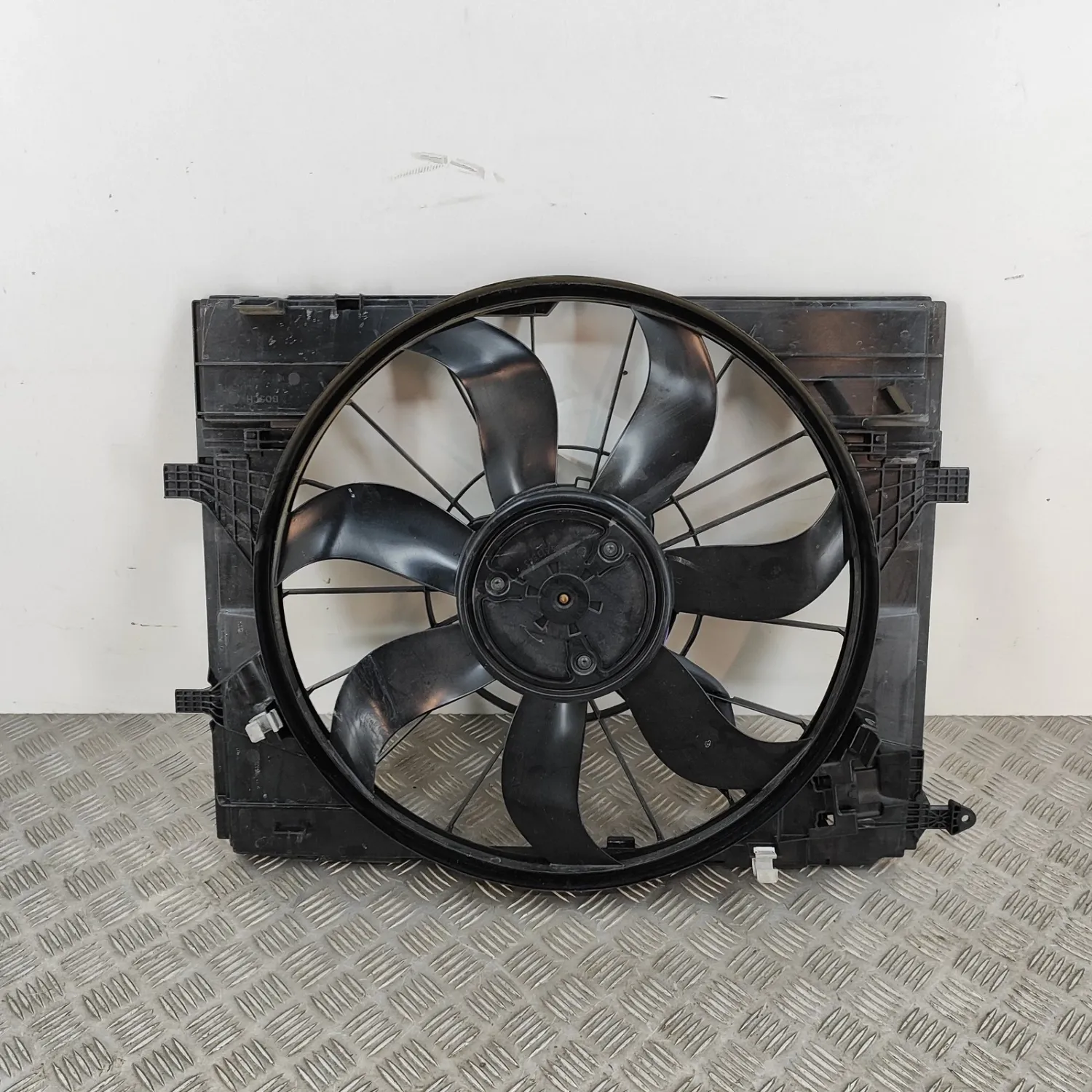 MERCEDES-BENZ SPRINTER 910 Engine Cooling Fan Shroud A0999063902 28797758