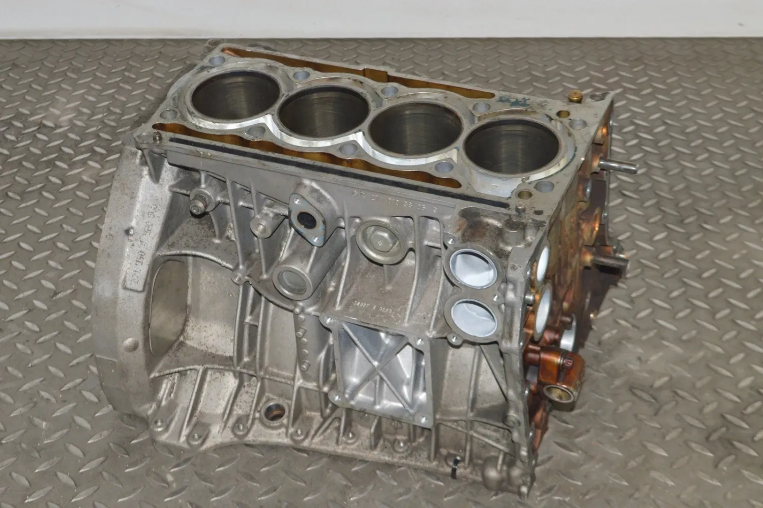MERCEDES W204 C200 Kompressor 2010 1.8 Engine Block 271.950 135kW 13960049