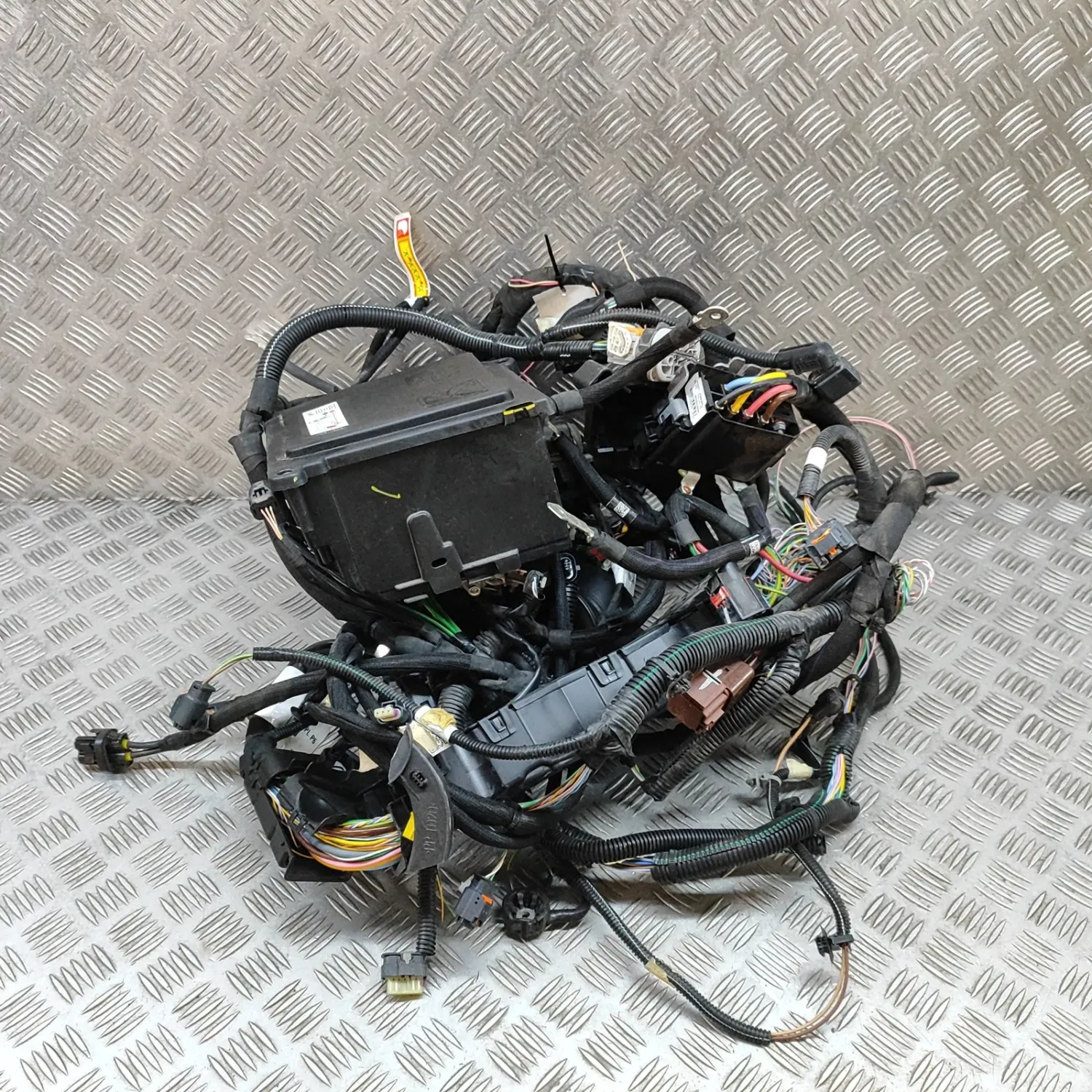 PEUGEOT 5008 Mk3 Engine Cable Harness 9861055680 Electricity 30716304