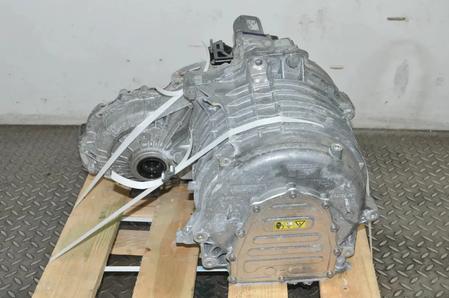 BMW i8 I12 Engine Motor 7636170 1.5 Hybrid 170kw 2014 10414354