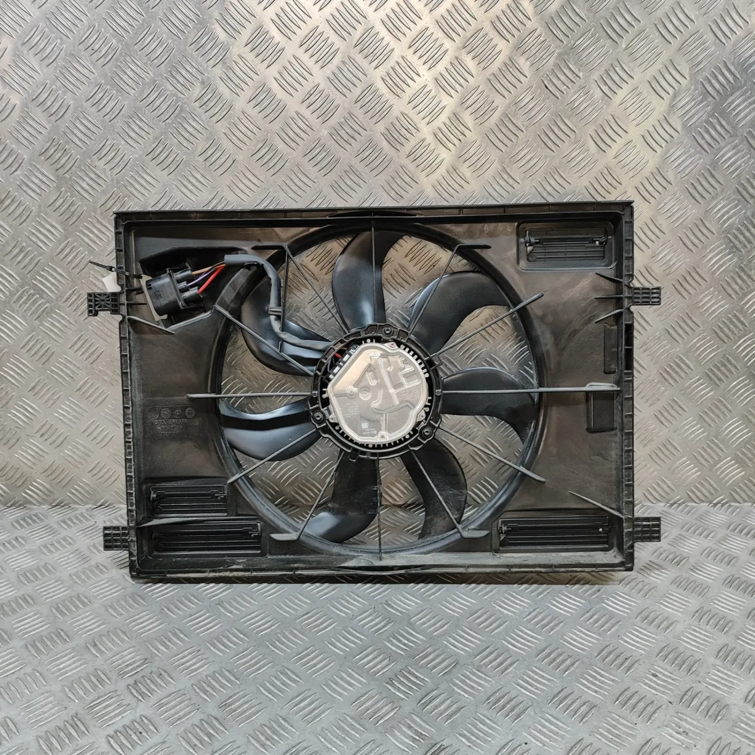MERCEDES-BENZ EQS V297 Engine Cooling Fan Shroud 3135104300 Electricity 245kW