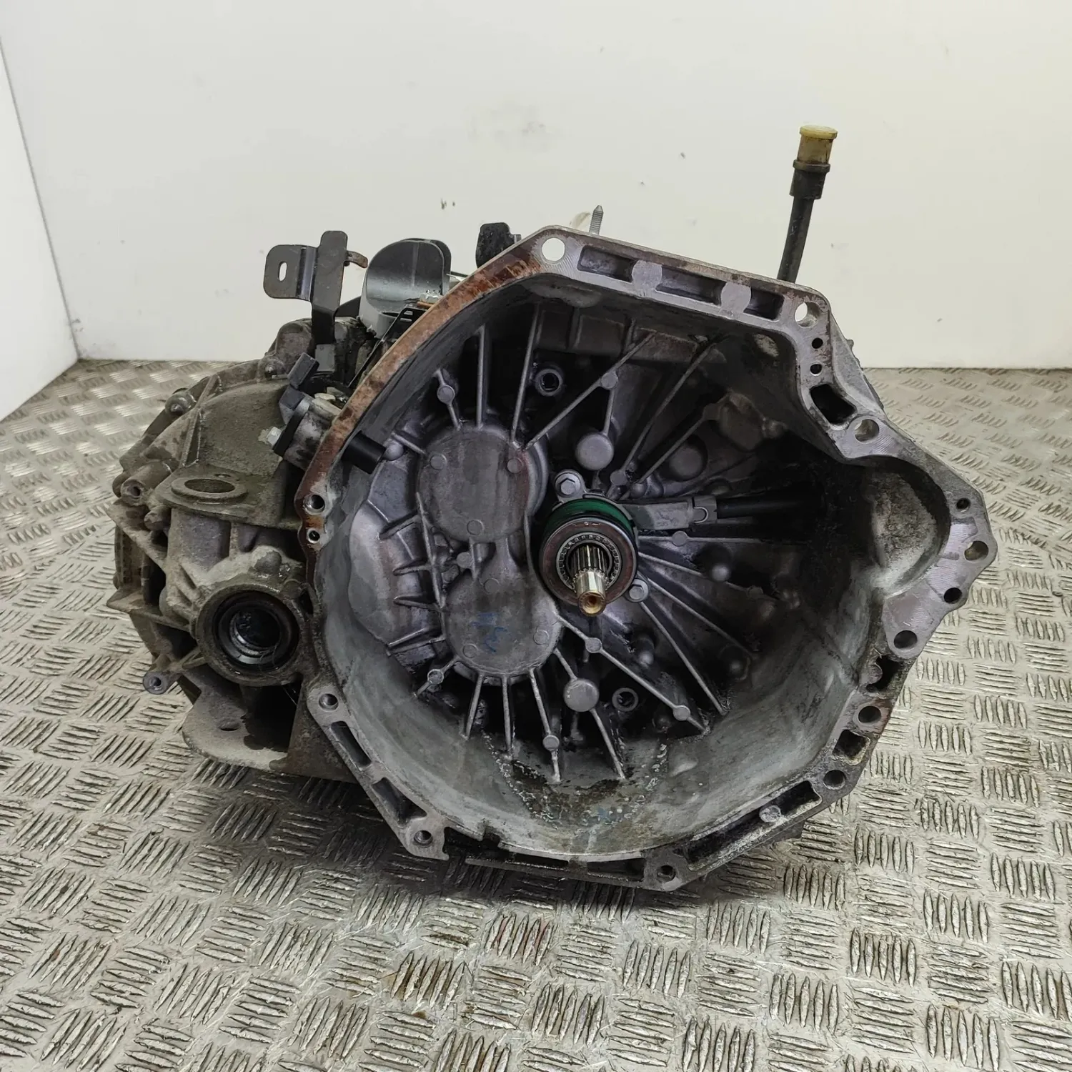 OPEL VIVARO Combi Manual 6 Speed Gearbox 304017407R 1.6D 85kw 2015 33605287