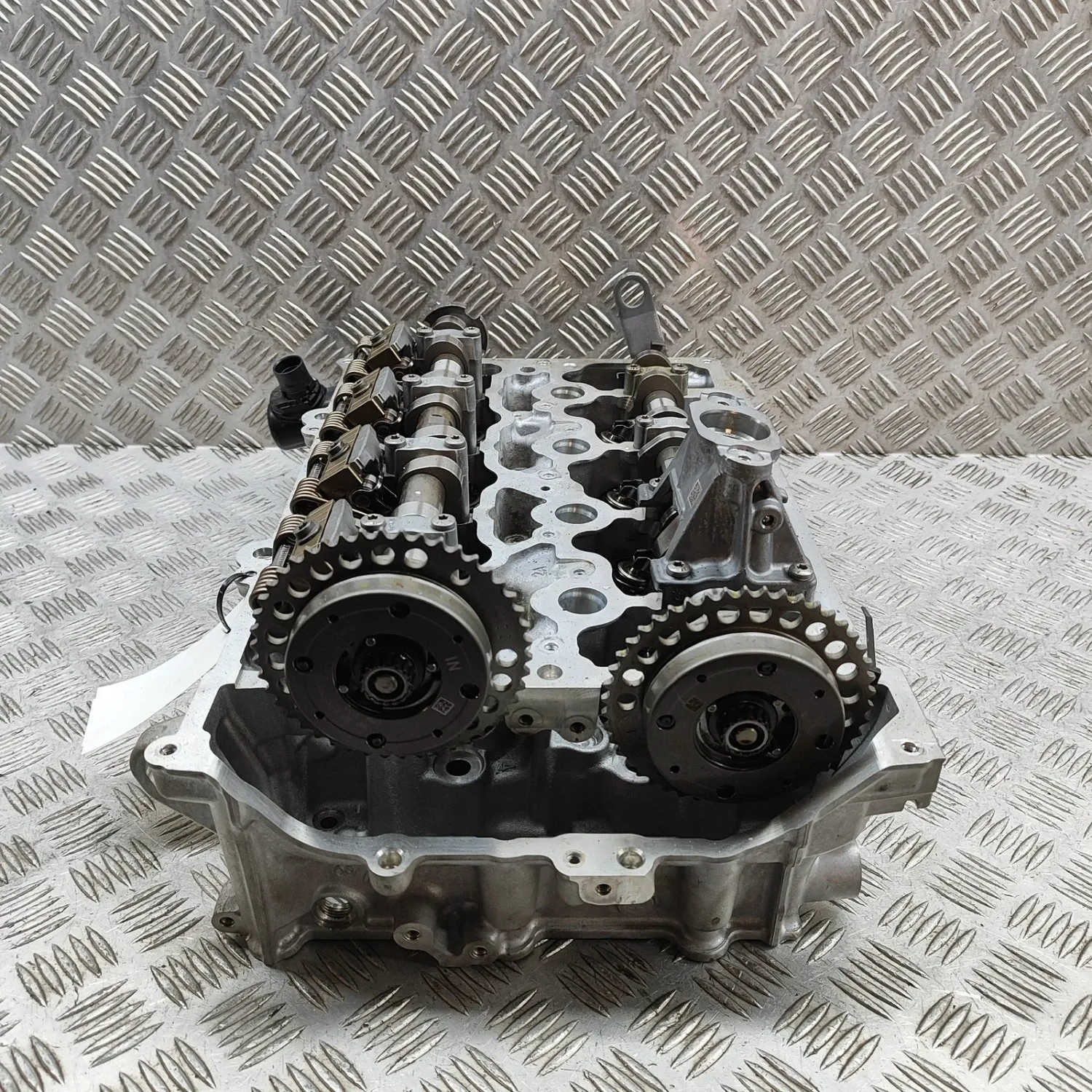 BMW 3 Touring G21 Engine Cylinder Head 9470255 2.0 Hybrid 215kW 2022 33090145