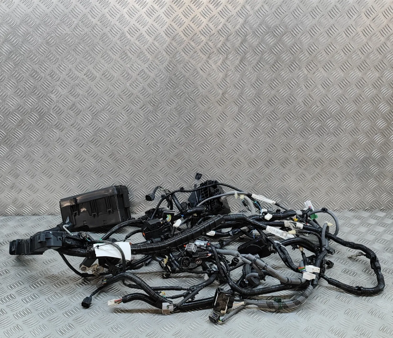 VOLKSWAGEN TOUAREG 7P Engine Cable Harness 32200-TGH-A301 2.0i 235Kw 2021