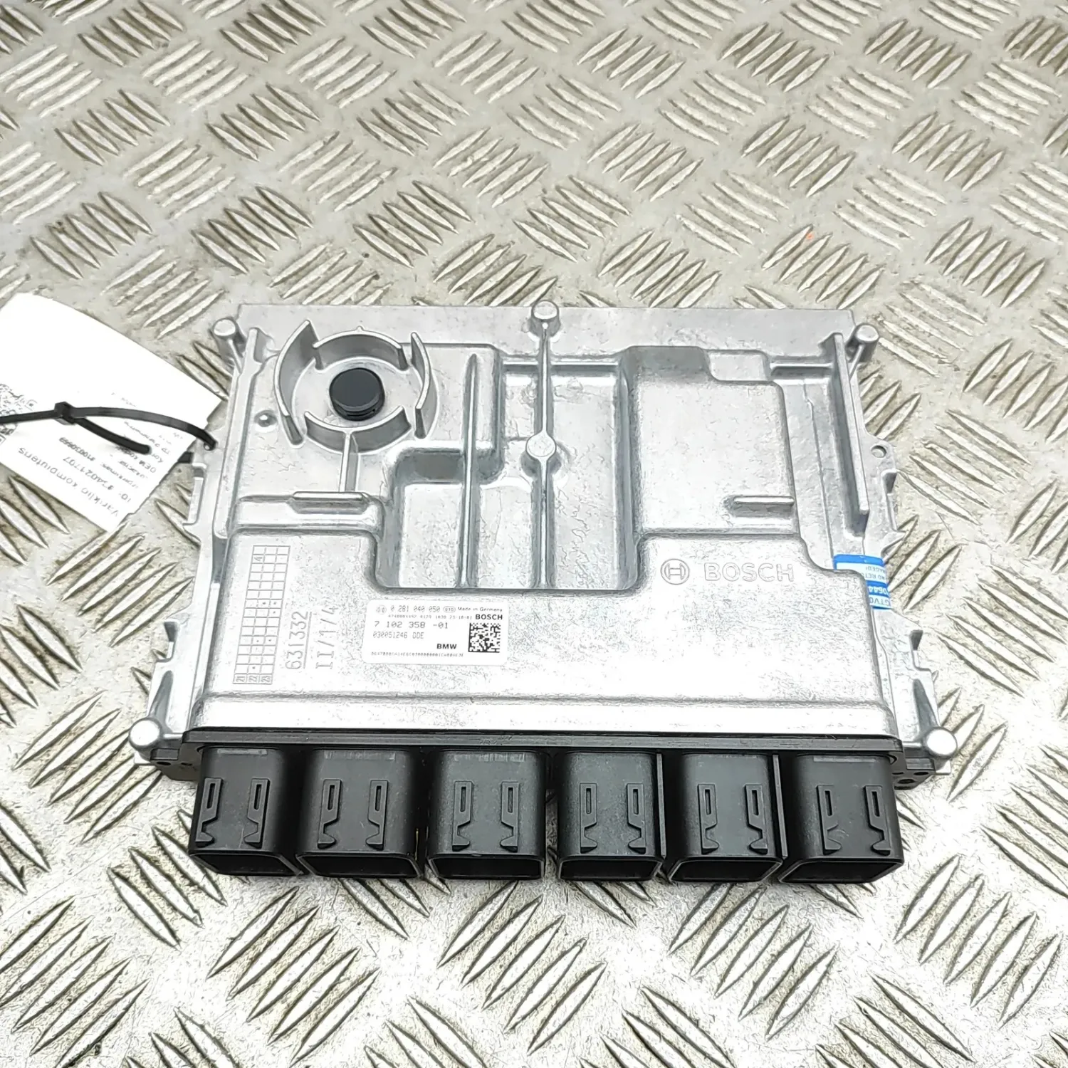 BMW X5 G05 Engine Control Unit 7102358 3.0 Hybrid 210kW 2024 34021707