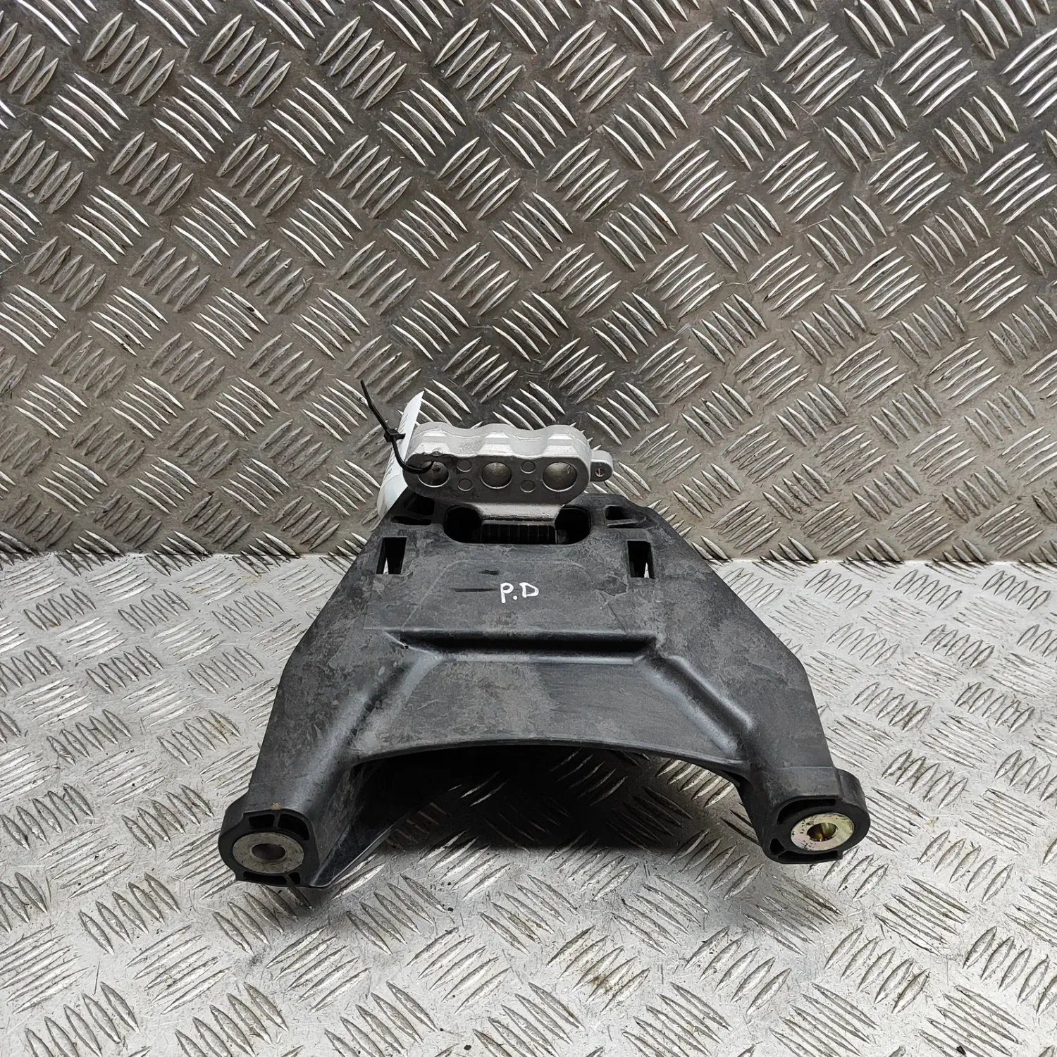 HONDA CR-V RS MK6 Right Side Engine Mount 50820-3D4-A52 2.0 Hybrid 109Kw 2024