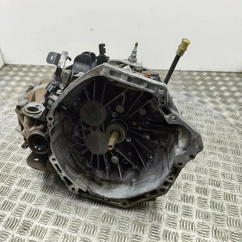 RENAULT TRAFIC MK3 Furgon X82 6 Speed Manual Gearbox 320106997R 1.6 Diesel 85kW