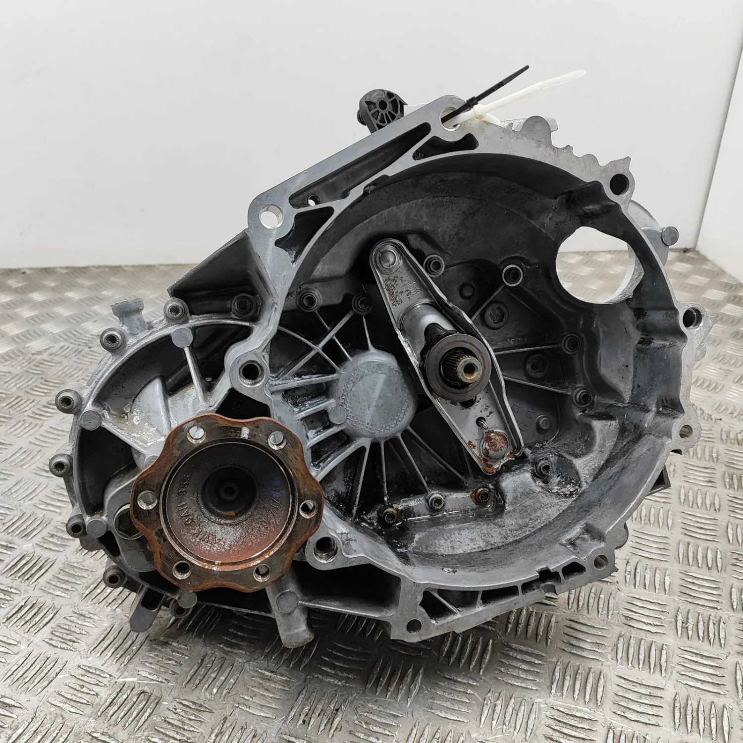 VOLKSWAGEN T-ROC A11 6 Speed Manual Gearbox SEM 1.0 Petrol 85kw 2018 23841756