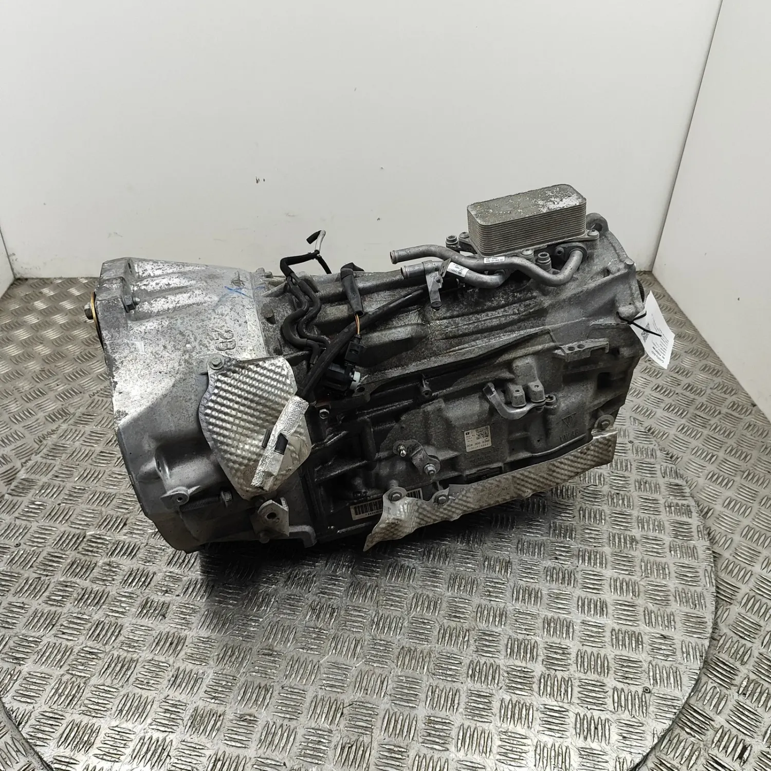 VOLKSWAGEN TOUAREG 7P Automatic Gearbox NXK 3.0 Diesel 180kW 2013 32697488