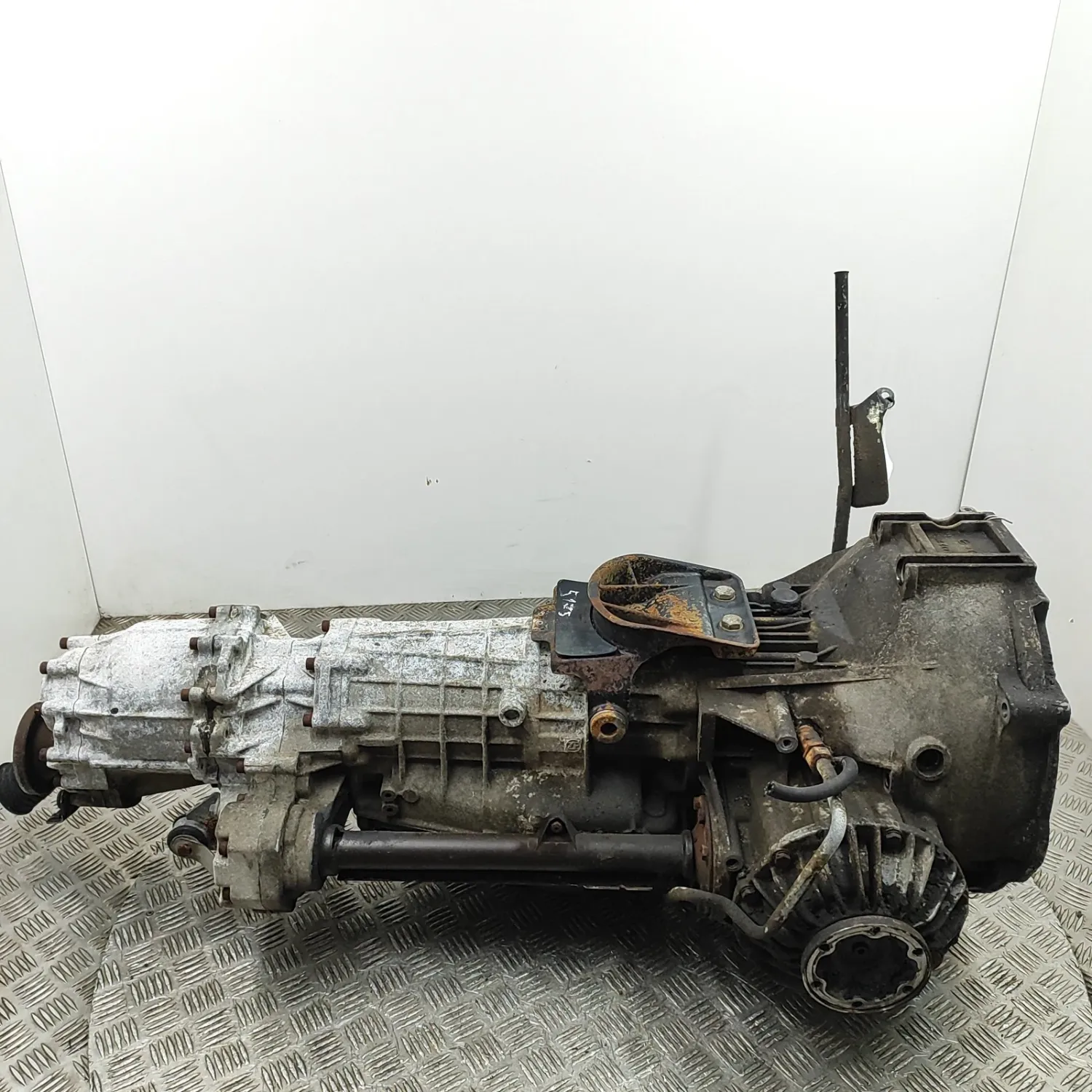 AUDI V8 4C Gearbox 4HP-24A 4.2 Petrol 206kW 1988 30055132
