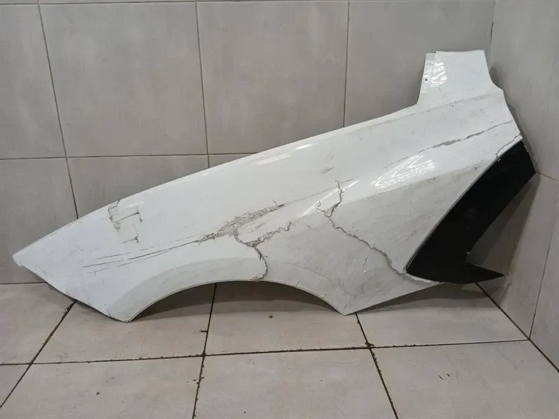 Chevrolet Corvette C8 rear right panel 85120401 rear right side panel defect