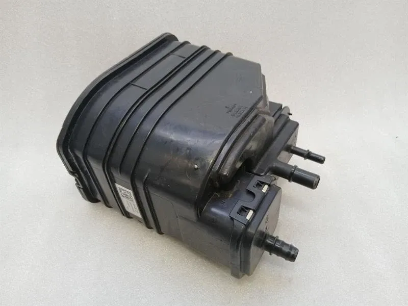 Chevrolet Corvette C8 Reservoir 84802772 EVAP Reservoir