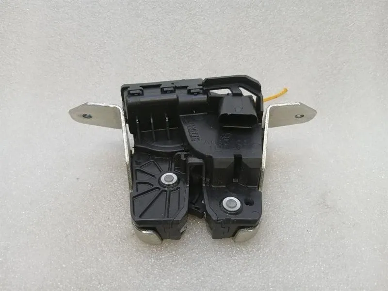 Mercedes GT R190 Roadster Boot Lock A1907400800 Tailgate Lock