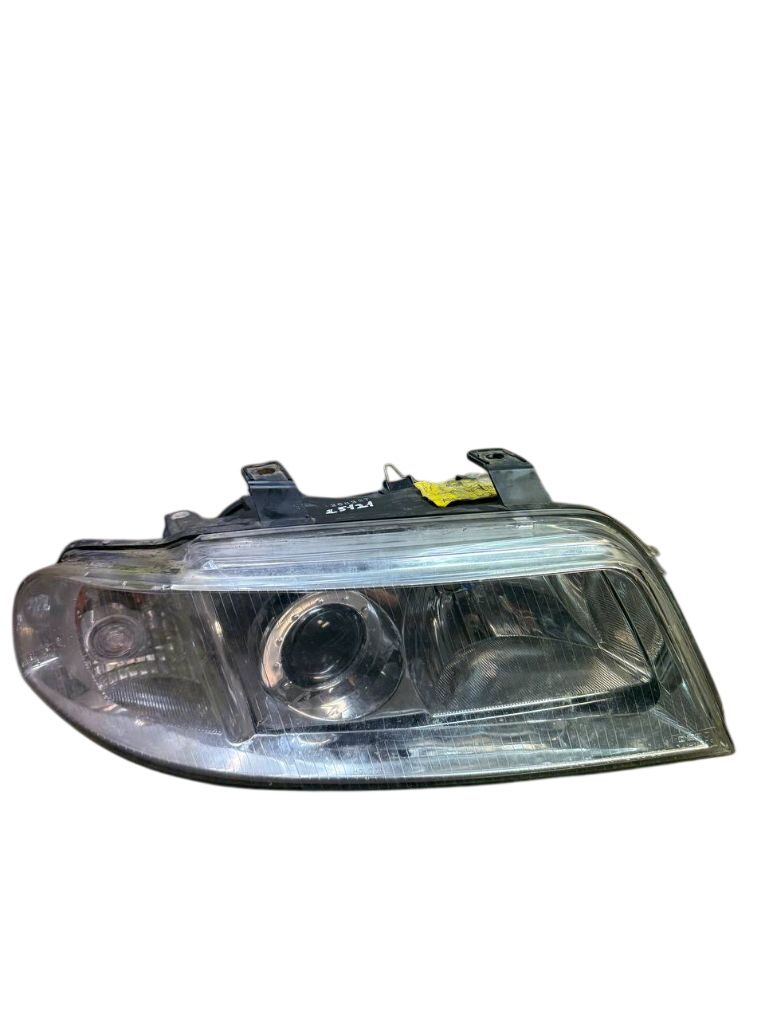 Headlight right AUDI A4 (B5) (1994-2001)