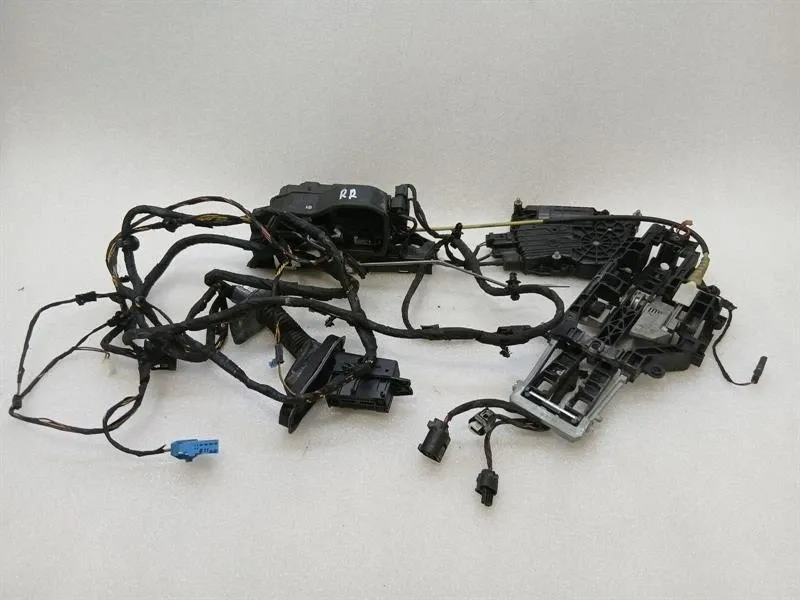 Rolls Royce Ghost Series II 2 Door Lock 51217202008 Rear RH Door Lock