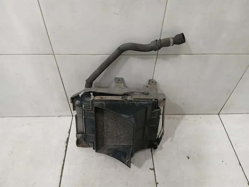 Mercedes C Class W205 Water Radiator A0995005903 Left Arch Water Cooler Radiator