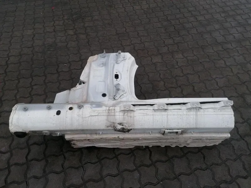 Mercedes GT R190 Roadster Left Side Skirt A1906308300 Longitudinal Member Left