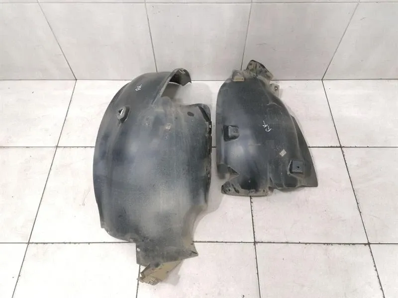 Porsche 911 996 Wheel Arch Liner RR 99650462402 Wheel Arch Cover 99650457401