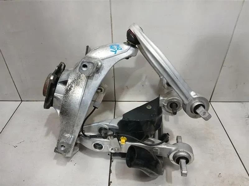 Ferrari 812 Superfast F152M Left Front Hub 328039 Wheel Bearing Housing Front Left