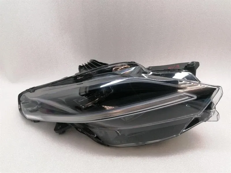 Ferrari Roma F169 right headlight 814354 bracket defect headlight right