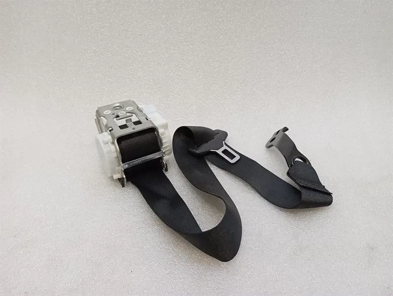 Mercedes C W205 rear centre seat belt A2058601385 seat belt belt rear