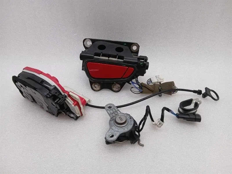 Ferrari Roma F169 door lock 806668 LHD RH door lock