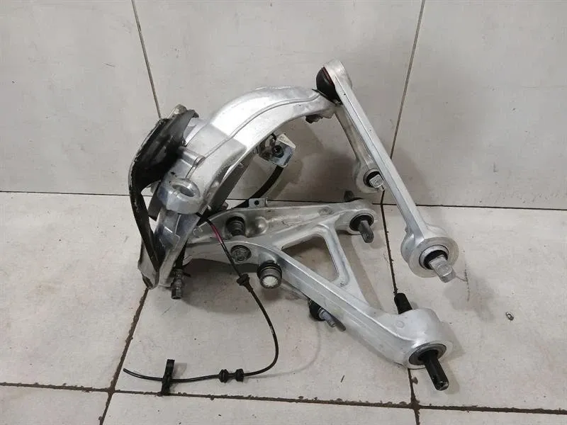 Ferrari SF90 F173 Right Front Hub 862457 SF90 Wheel Bearing Housing Front Right