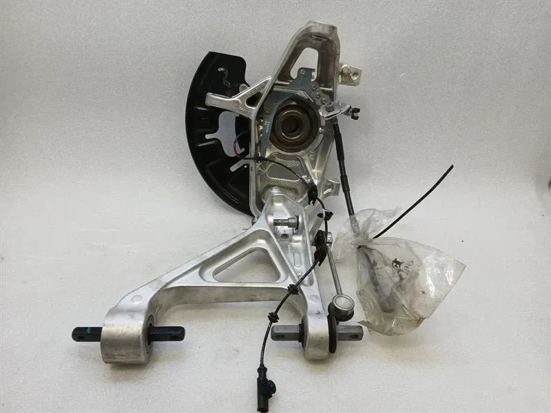 Ferrari 812 Superfast F152M Right Front Hub 328040 Wheel Bearing Housing Front Right