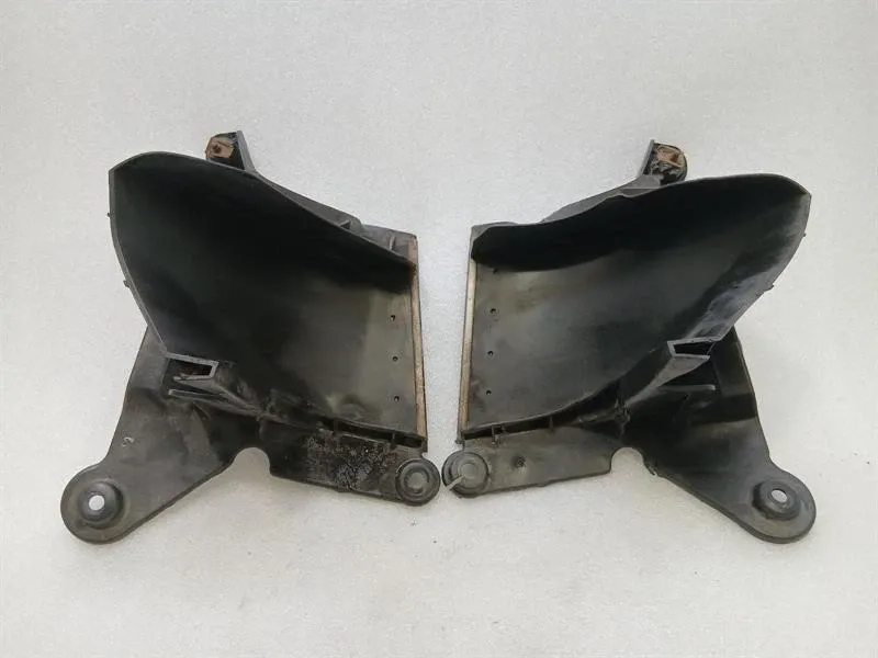Mercedes GT R190 Roadster Air Duct Set A1905280500 Air Duct Trim Set