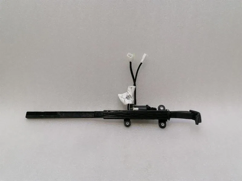 Ferrari FF F151 20556 Right Seatbelt Feeder 81913500 Belt Extension