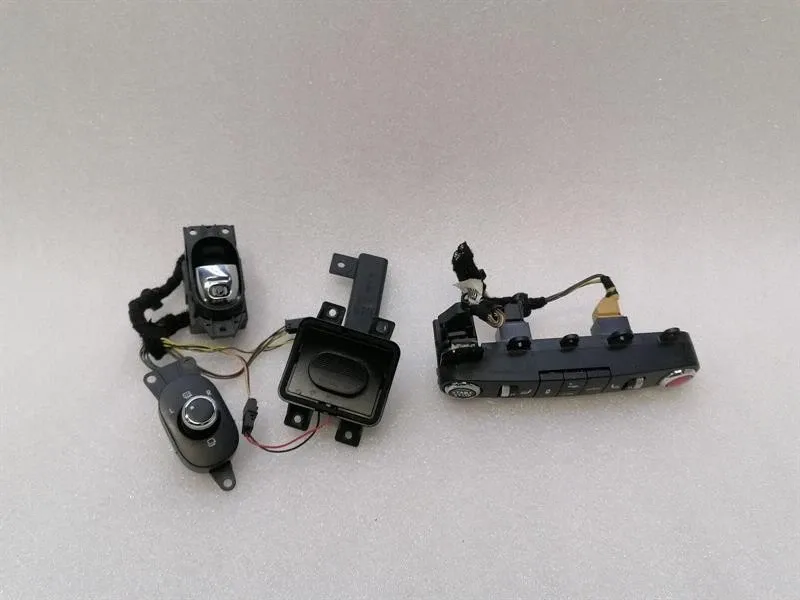 Bentley Continental GT W12 Switchpack Park Brake 3W0959676B Switch Start/Stop