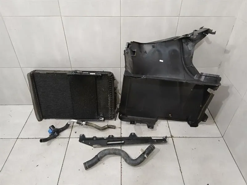 McLaren 720S Coupe Radiator Pack LEFT 11L0392CP Radiator Pack REAR REAR COOLER
