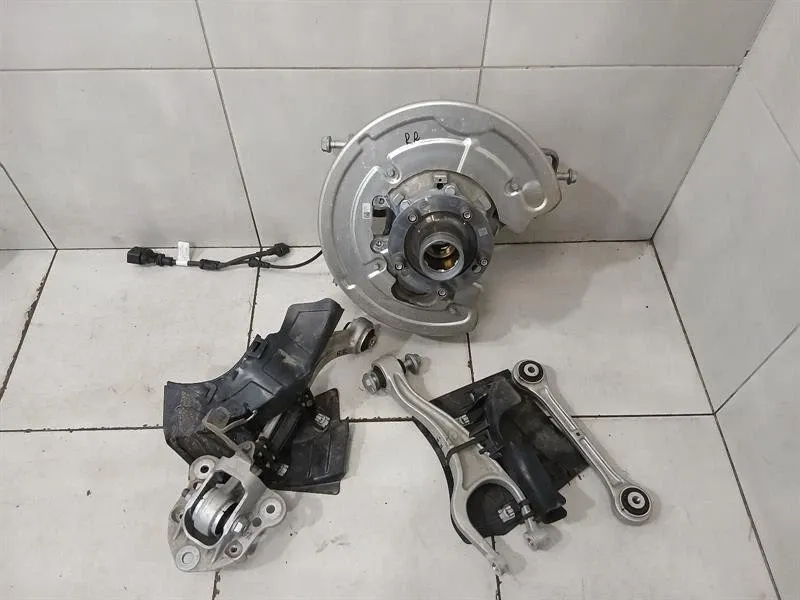 MK2 GTS PORSCHE 911 992 Right Rear Hub 992505052GY Wheel Bearing Housing Center Lock