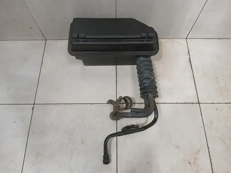 Aston Martin Vanquish S 04-07 V12 Reservoir F5RX-9D653-FC EVAP Tank