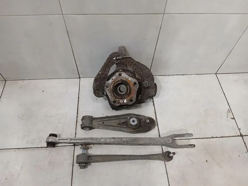 Porsche Boxster 987 right rear hub 98733115805 wheel bearing housing rear right