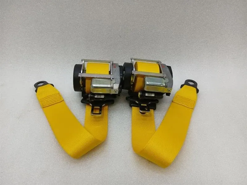 Porsche Boxster Spyder 718 front seat belt 98180303303 yellow belt racing yellow