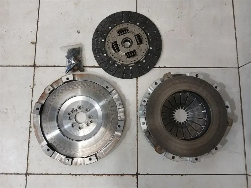 Aston Martin Vanquish S 04-07 V12 Flywheel Clutch Basket 1R12-11-10474 Clutch