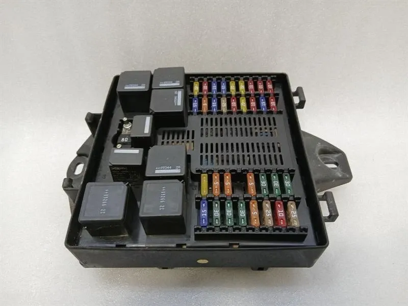 Aston Martin DB9 Volante Front Fuse Box 8D33-14A173-AB Front Fuse Box
