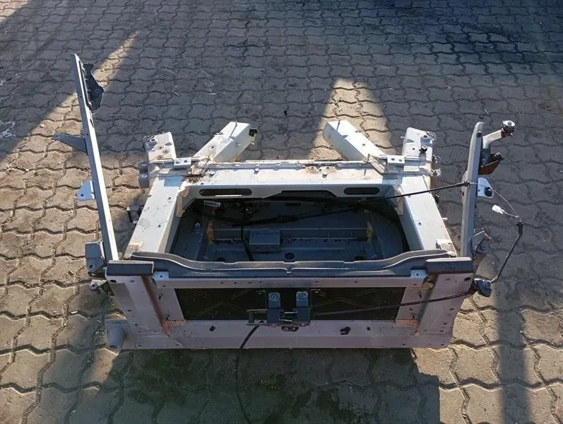 Lamborghini Huracan främre strukturbalksunderram 4T0805028K framaxelhållare