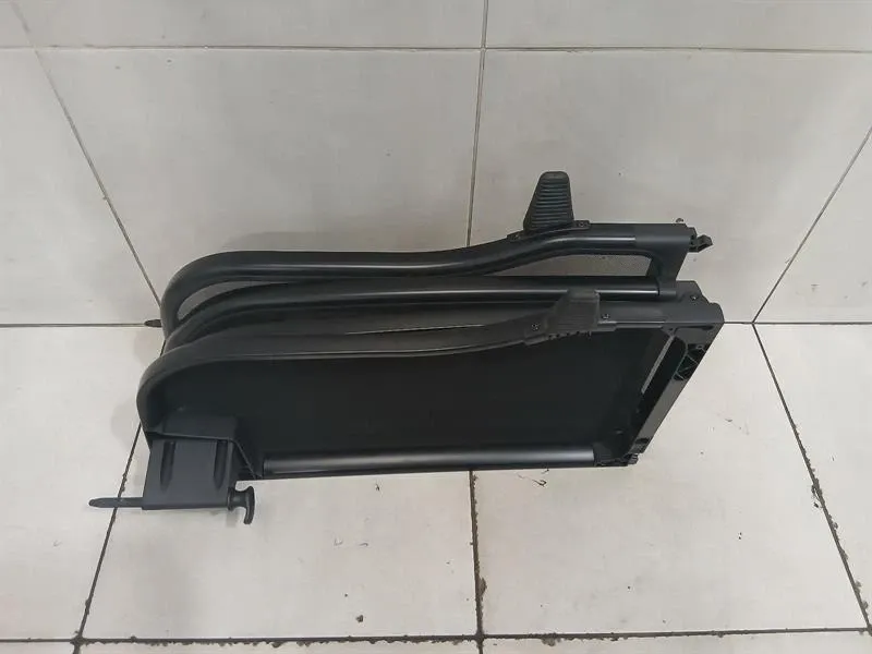 Aston Martin DB9 Volante 6G43-L613G24-AA DRAFT STOP