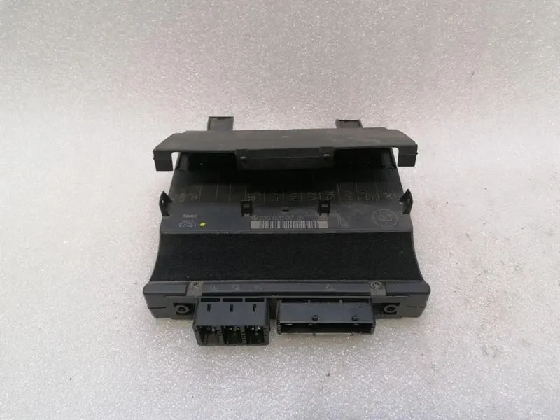 Mercedes SL R230 Right Seat Module A2308203326 Left Seat Control Unit