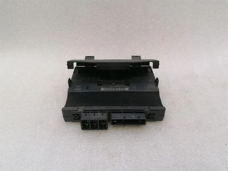 Mercedes SL R230 Right Seat Module A2308203226 Seat ECU