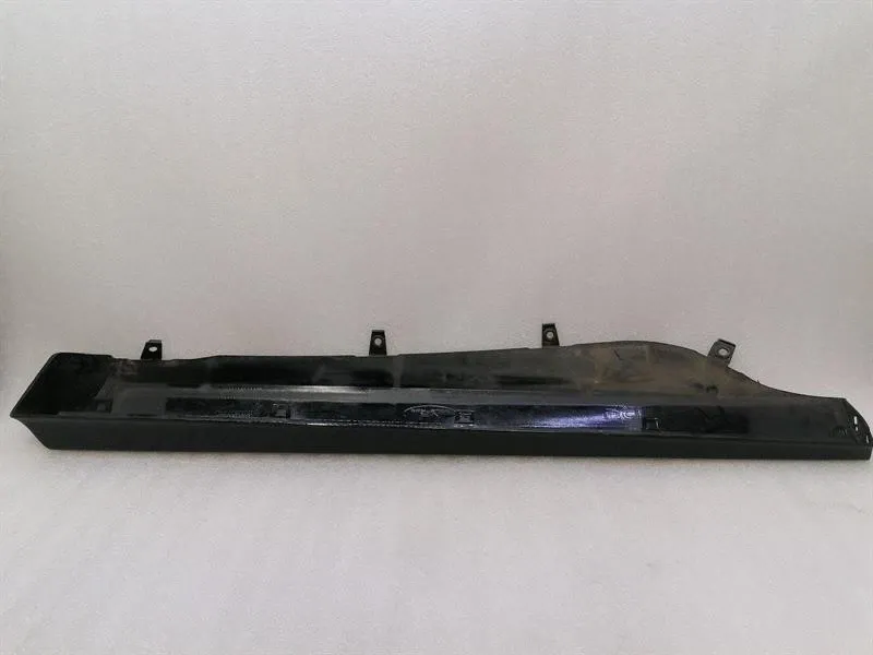 McLaren Body Moulding 22AA588GP RH Bar