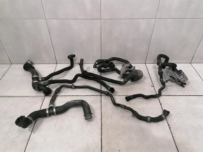 Mercedes C Class W205 Cooling Pipe Engine A2055018982 Coolant Hose Faulty