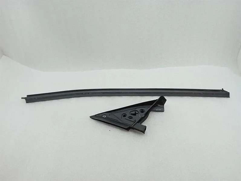 Ferrari 599 GTB F141 Door Seal 68577600 RH Door Seals RIGHT