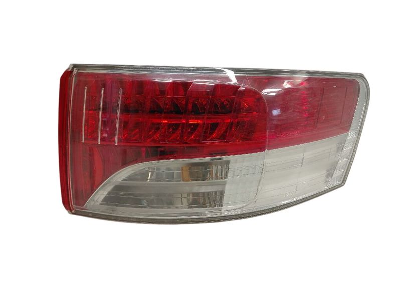 8155105260 Tail light, right TOYOTA AVENSIS (T270) (2009-2018)