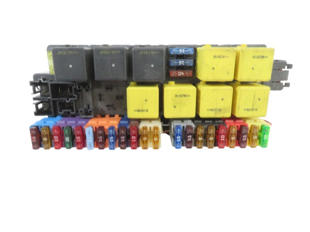 A0265453232 A2305450832 A2305451932 A2305452332 A2305453832 A2305454432 A2305454832 A2305454632 Fuse box MERCEDES-BENZ SL-CLASS (R230) (2001-2012)