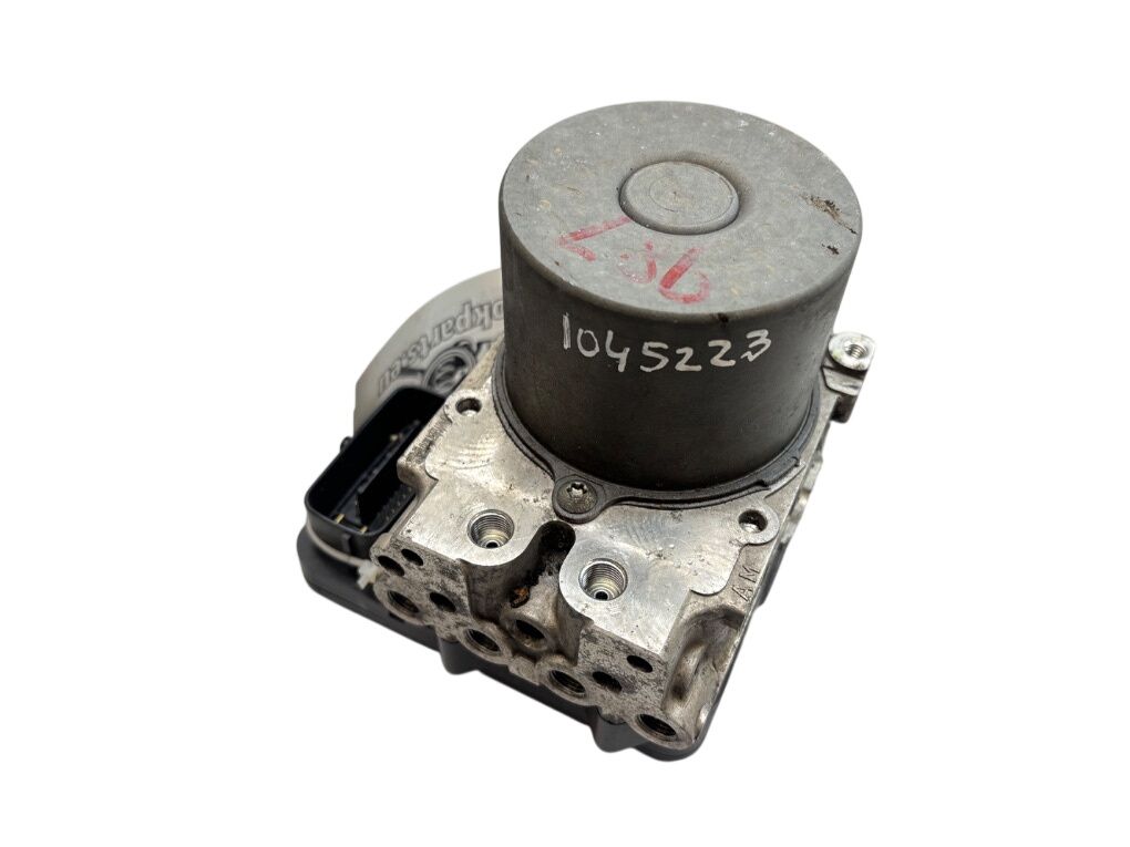 4405071090 ABS hydraulic unit / pump TOYOTA HILUX VII (AN10, AN20, AN30) (2005-2015)