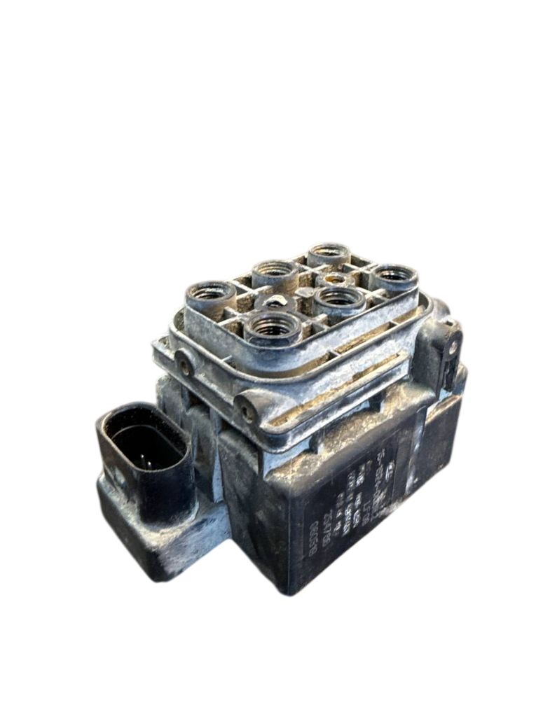 7L0698014 7L0698014C Air suspension valve block AUDI Q7 (4L) (2006-2015)