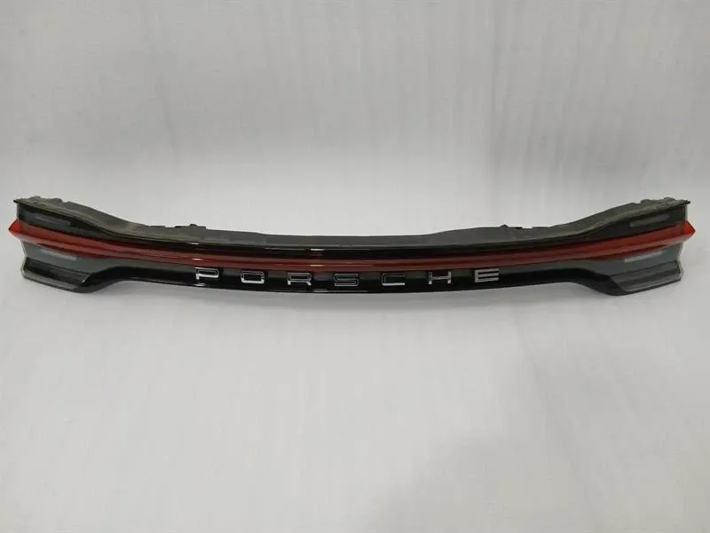 Porsche Macan 95B Rear Centre LED Light 95B945208 Rear Light Rear Centre LED